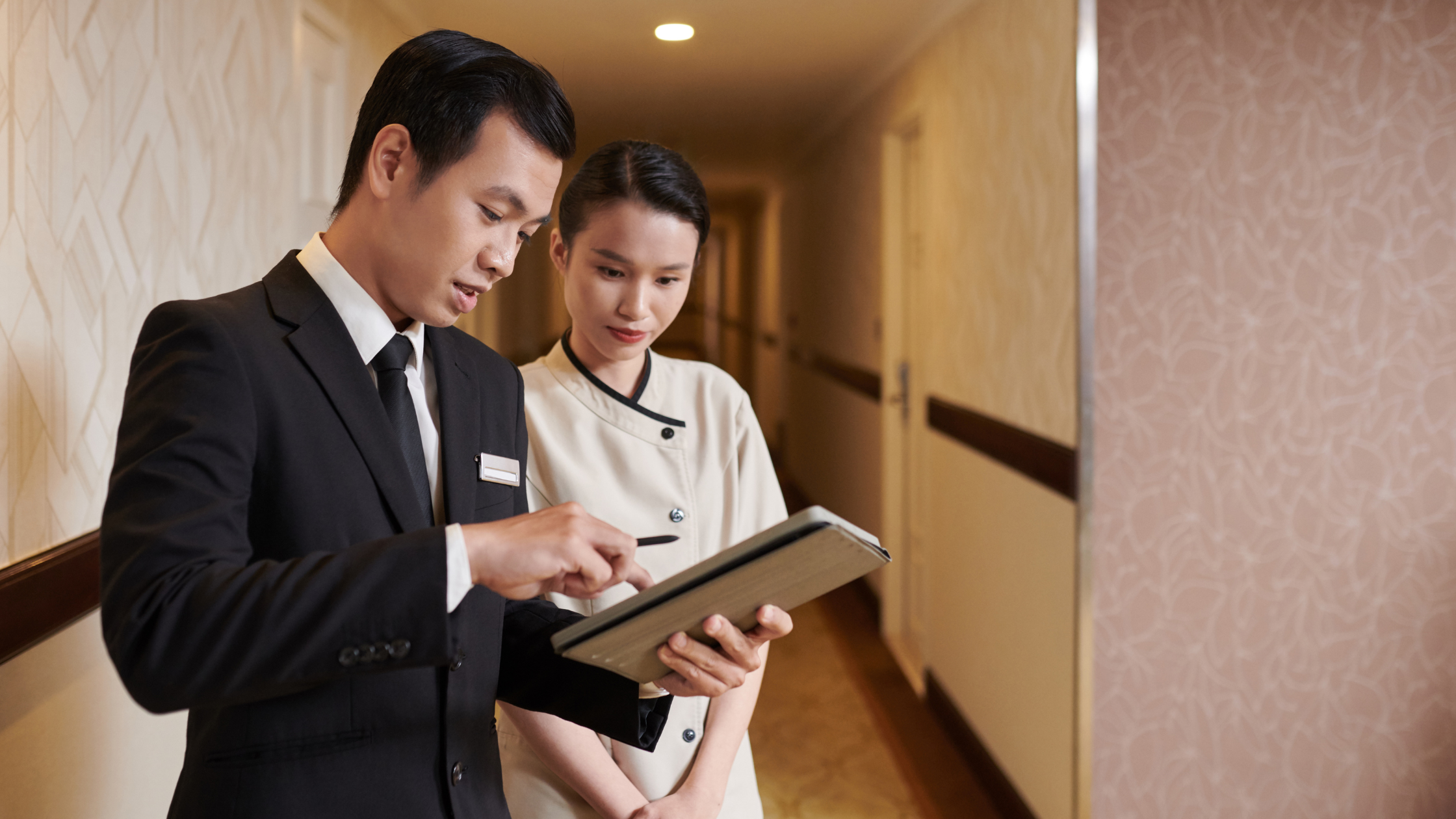 Strategi Efektif Meningkatkan Kualitas Layanan Operasional Hotel